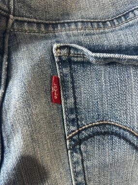 Levi’s 524 Y2K LowRise Jeans Slim Straight Medium Wash Distressed Sz 8/10 32x30